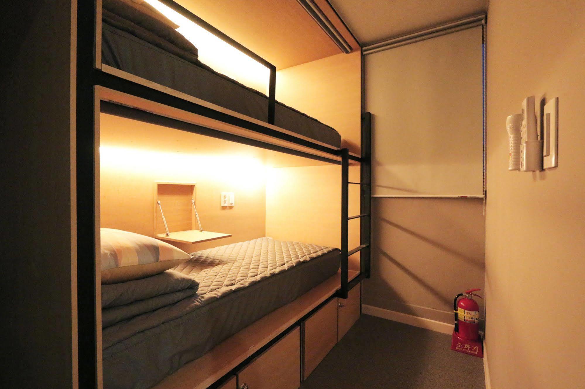 Blueboat Hostel Gyeongju Extérieur photo